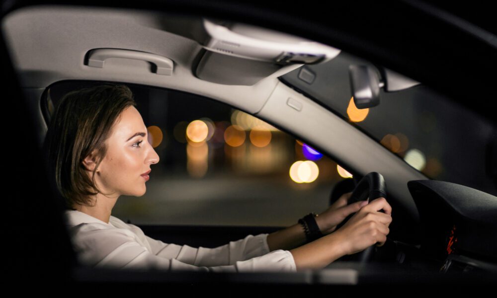 navigating-the-night:-essential-tips-for-safe-driving